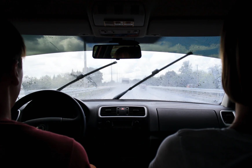 hujan mobil